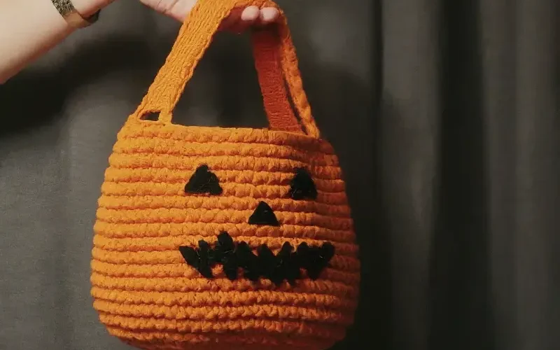 How to Crochet a Halloween Bag​