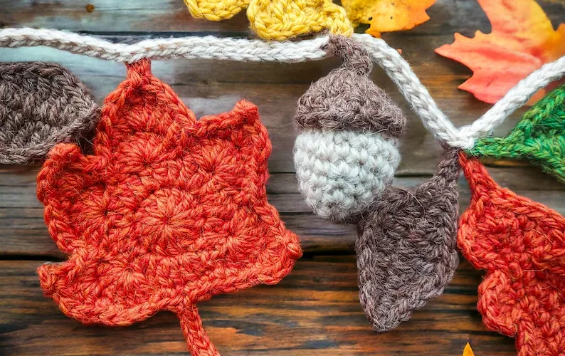 How to Crochet a Leaf Garland